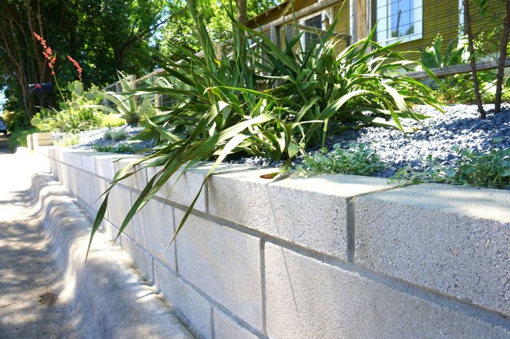 concrete block retaining wall